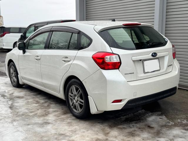 インプレッサスポーツ ２．０ｉアイサイト　４ＷＤ　夏冬タイヤ　ナビ　ＴＶ　Ｂカメラ　Ｅｇスターター（12枚目）