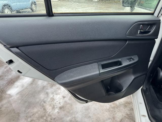 インプレッサスポーツ ２．０ｉアイサイト　４ＷＤ　夏冬タイヤ　ナビ　ＴＶ　Ｂカメラ　Ｅｇスターター（22枚目）