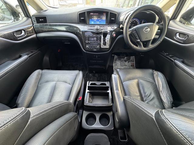 エルグランド ライダー　黒本革シート　サンルーフ　両側Ｐスライド　パワーバックドア（2枚目）