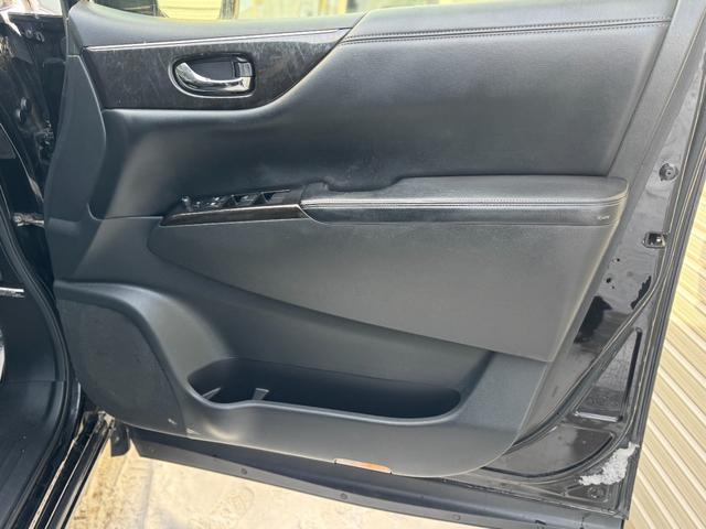 エルグランド ライダー　黒本革シート　サンルーフ　両側Ｐスライド　パワーバックドア（23枚目）