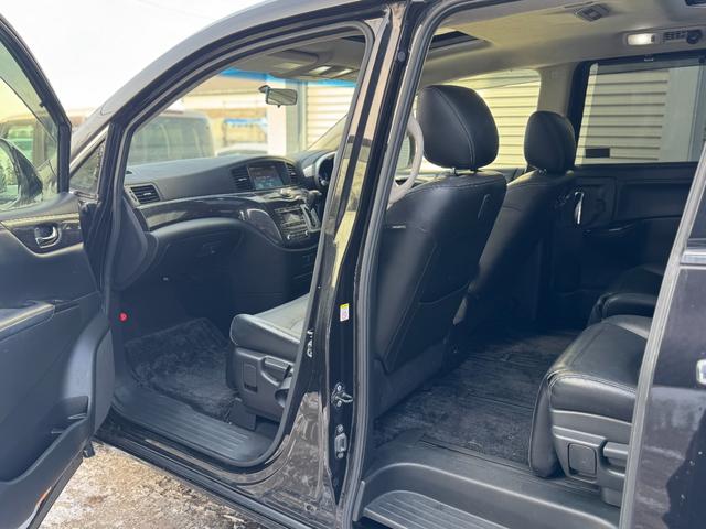 エルグランド ライダー　黒本革シート　サンルーフ　両側Ｐスライド　パワーバックドア（25枚目）