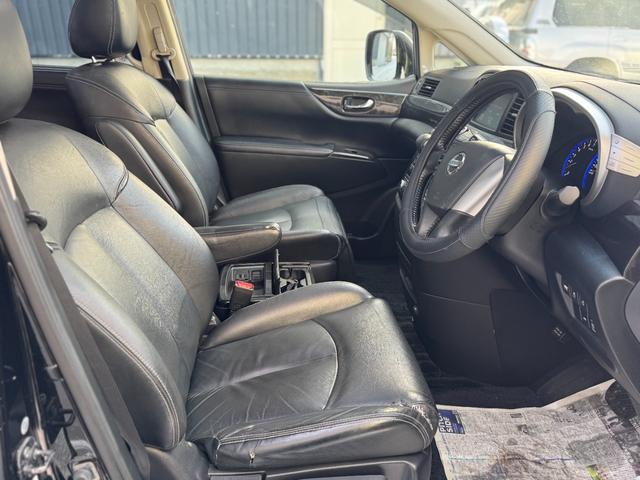 エルグランド ライダー　黒本革シート　サンルーフ　両側Ｐスライド　パワーバックドア（28枚目）