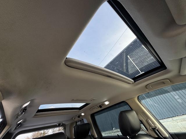 エルグランド ライダー　黒本革シート　サンルーフ　両側Ｐスライド　パワーバックドア（29枚目）