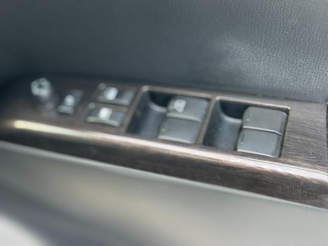 エルグランド ライダー　黒本革シート　サンルーフ　両側Ｐスライド　パワーバックドア（33枚目）