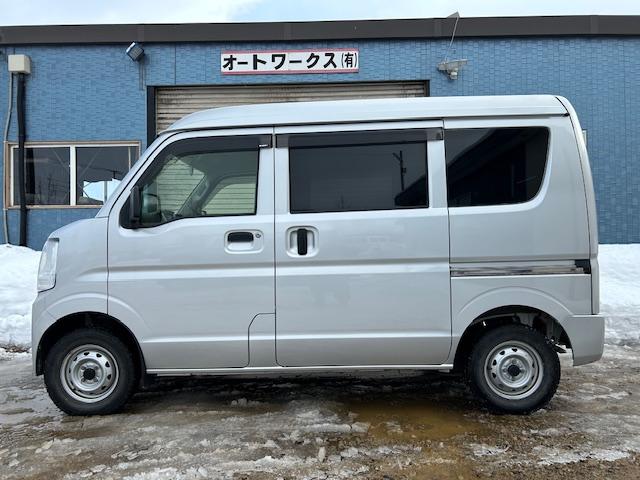 ＰＡ　４ＷＤ　軽バン　ＡＴ　両側スライドドア　ＡＢＳ　エアコン　パワーステアリング　運転席エアバッグ　助手席エアバッグ　ＣＤ　ミュージックプレイヤー接続可(4枚目)