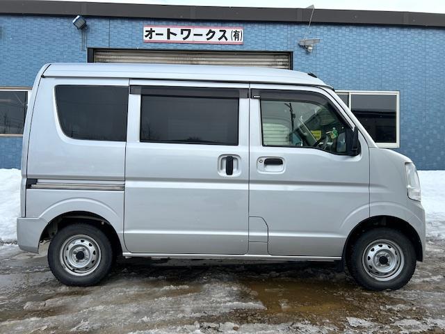 ＰＡ　４ＷＤ　軽バン　ＡＴ　両側スライドドア　ＡＢＳ　エアコン　パワーステアリング　運転席エアバッグ　助手席エアバッグ　ＣＤ　ミュージックプレイヤー接続可(5枚目)