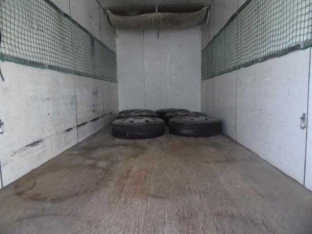 エルフトラック ２トン　４ＷＤ　ロング箱車　アルミバン　積載１７００ｋ　荷台内寸長さ４５３センチ　幅１８１センチ　高さ１９８センチ（9枚目）