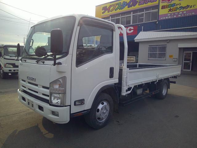エルフトラック ３トン　４ＷＤ　平ボディ　ワイドロング　積載３０００ｋ　荷台内寸長さ４３４センチ　幅２０８センチ（3枚目）
