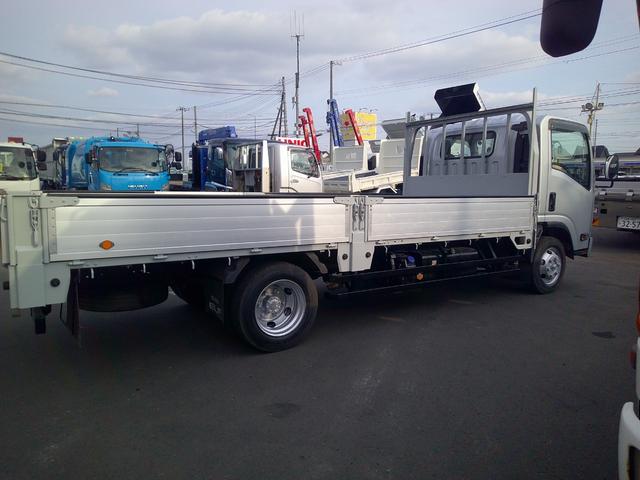 エルフトラック 3トン 4WD ワイド超ロング 平ボディ アルミあおり 荷台内寸長さ500センチ 幅207センチ 積載3000k(8枚目)