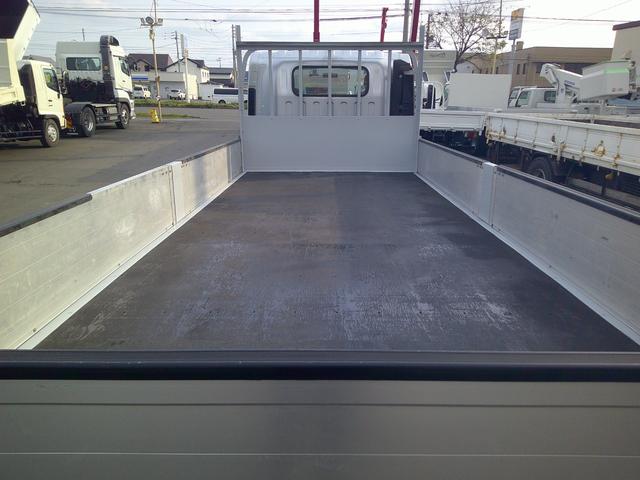 エルフトラック 3トン 4WD ワイド超ロング 平ボディ アルミあおり 荷台内寸長さ500センチ 幅207センチ 積載3000k(9枚目)