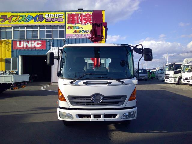 ヒノレンジャー ４トン　４段クレーン　ラジコン　ベッド　積載２７００ｋ　荷台内寸長さ５５０センチ　幅２１２センチ（2枚目）