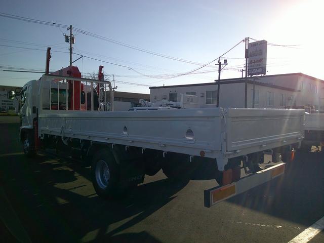 ヒノレンジャー ４トン　４段クレーン　ラジコン　ベッド　積載２７００ｋ　荷台内寸長さ５５０センチ　幅２１２センチ（5枚目）