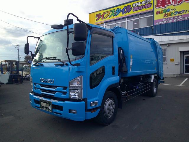 フォワード 増トン プレス式 パッカー車 極東 10.2m3 3人乗り 積載6300k 連続作動 バックカメラ 車検令和8年9月(3枚目)