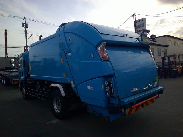 フォワード 増トン プレス式 パッカー車 極東 10.2m3 3人乗り 積載6300k 連続作動 バックカメラ 車検令和8年9月(5枚目)