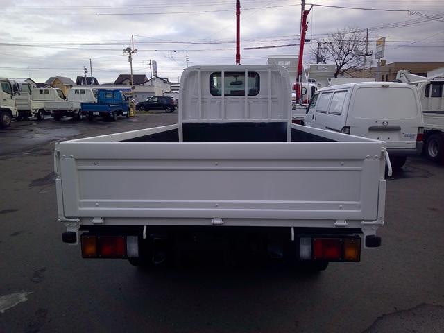 エルフトラック 2トン 4WD 平ボディ 積載2000k ダブルタイヤ(6枚目)