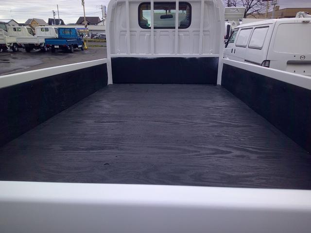 エルフトラック 2トン 4WD 平ボディ 積載2000k ダブルタイヤ(9枚目)