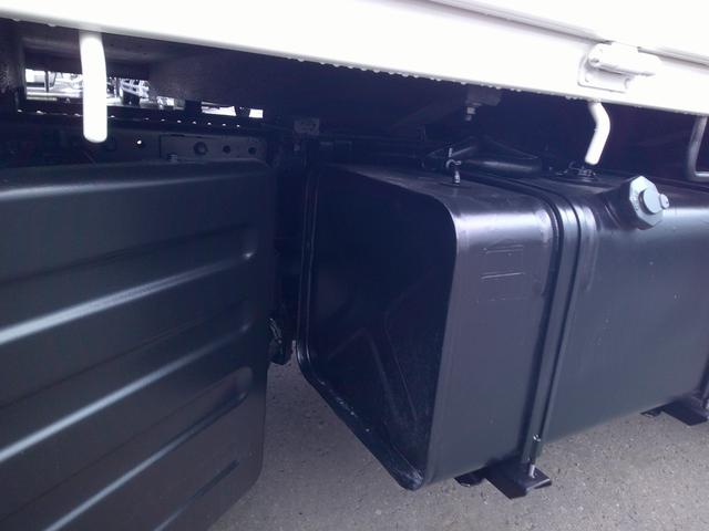 エルフトラック 2トン 4WD 平ボディ 積載2000k ダブルタイヤ(13枚目)