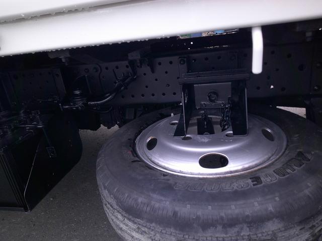 エルフトラック 2トン 4WD 平ボディ 積載2000k ダブルタイヤ(16枚目)