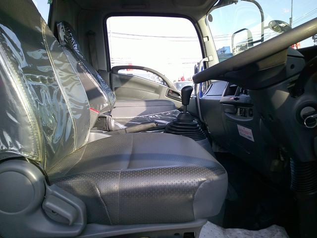 フォワード 4トン ロング 4段クレーン ユニック ラジコン 荷台内寸長さ540センチ 幅211センチ 積載2450k(13枚目)