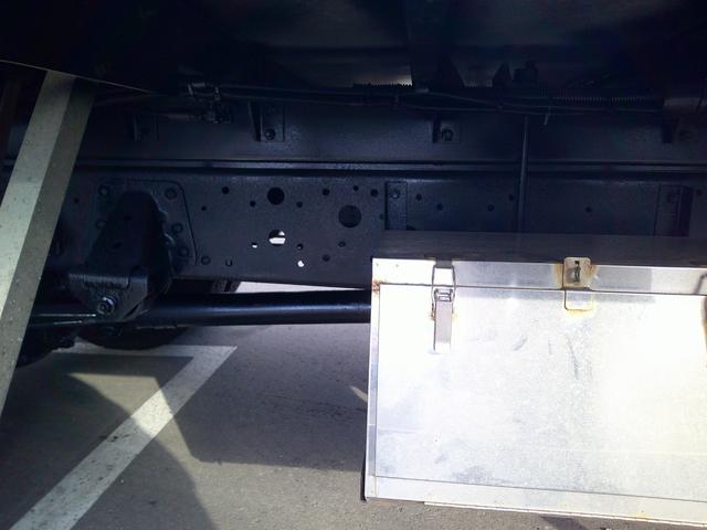 ヒノレンジャー ４トン　ワイド超ロング　アルミウイング　格納パワーゲート　ベッド　荷台内寸長さ６２０センチ　幅２４０センチ　高さ２３０センチ　積載２５５０ｋ　ゲートリモコン　バックカメラ（20枚目）