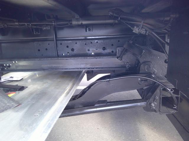 ヒノレンジャー ４トン　ワイド超ロング　アルミウイング　格納パワーゲート　ベッド　荷台内寸長さ６２０センチ　幅２４０センチ　高さ２３０センチ　積載２５５０ｋ　ゲートリモコン　バックカメラ（21枚目）