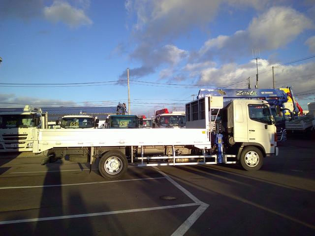 ヒノレンジャー ４トン　４ＷＤ　４段クレーン　ラジコン　ベッド　荷台内寸長さ５００センチ　幅２１４センチ（8枚目）