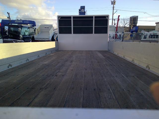 ヒノレンジャー ４トン　４ＷＤ　４段クレーン　ラジコン　ベッド　荷台内寸長さ５００センチ　幅２１４センチ（9枚目）