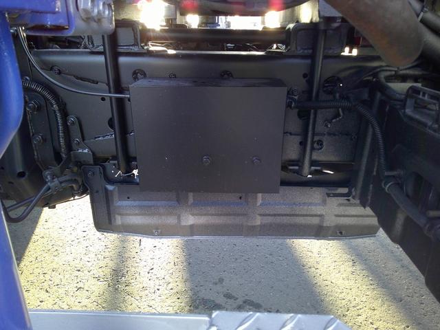 ヒノレンジャー ４トン　４ＷＤ　４段クレーン　ラジコン　ベッド　荷台内寸長さ５００センチ　幅２１４センチ（17枚目）