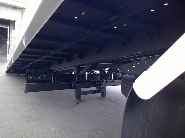 エルフトラック ３トン　４ＷＤ　ワイドロング　搬送車　スライドローダー　乗用車運搬車　オートマ　ウインチ　リモコン　積載３０００ｋ　荷台内寸長さ５５０センチ　幅２０６センチ（14枚目）