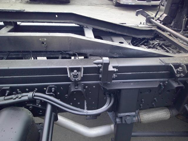 エルフトラック ３トン　４ＷＤ　ワイドロング　搬送車　スライドローダー　乗用車運搬車　オートマ　ウインチ　リモコン　積載３０００ｋ　荷台内寸長さ５５０センチ　幅２０６センチ（15枚目）