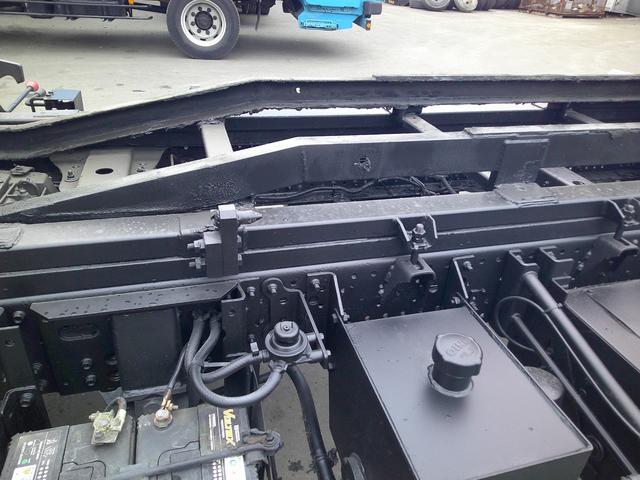 エルフトラック ３トン　４ＷＤ　ワイドロング　搬送車　スライドローダー　乗用車運搬車　オートマ　ウインチ　リモコン　積載３０００ｋ　荷台内寸長さ５５０センチ　幅２０６センチ（17枚目）