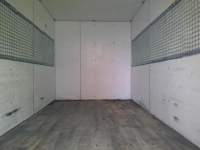 エルフトラック １．５トン　４ＷＤ　箱車　アルミバン　オートマ　積載１５００ｋ　車輌総重量４３６５ｋ　荷台内寸長さ３１９センチ　幅１８１センチ　高さ１８４センチ（9枚目）