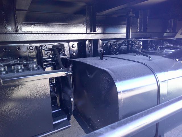 キャンター １．５トン　４ＷＤ　箱車　アルミバン　オートマ　荷台内寸長さ３１６センチ　幅１８１センチ　高さ１９０センチ　車輌総重量４２９５ｋ　積載１４５０ｋ（12枚目）