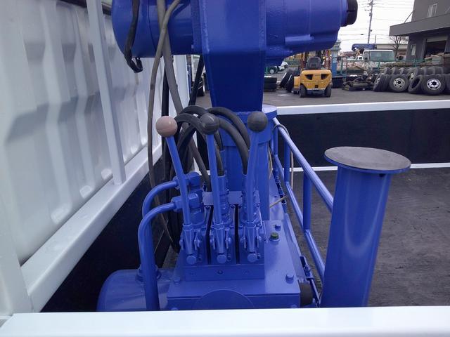 アトラストラック １トン　４ＷＤ　ダブルキャブ　２段ミニクレーン　クレーンリモコン　積載９５０ｋ　リアヒーター（11枚目）