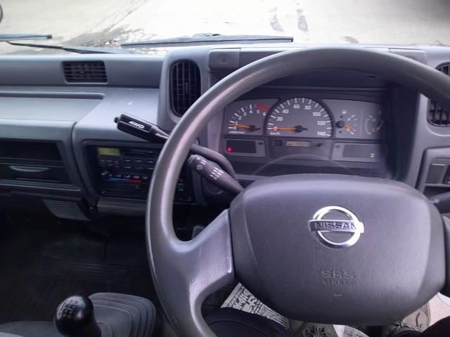 アトラストラック １トン　４ＷＤ　ダブルキャブ　２段ミニクレーン　クレーンリモコン　積載９５０ｋ　リアヒーター（15枚目）