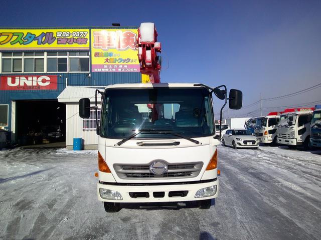 ヒノレンジャー 4トン ロング 4段クレーン ラジコン 積載2650k 荷台内寸長さ550センチ 幅214センチ 荷台床鉄板(2枚目)