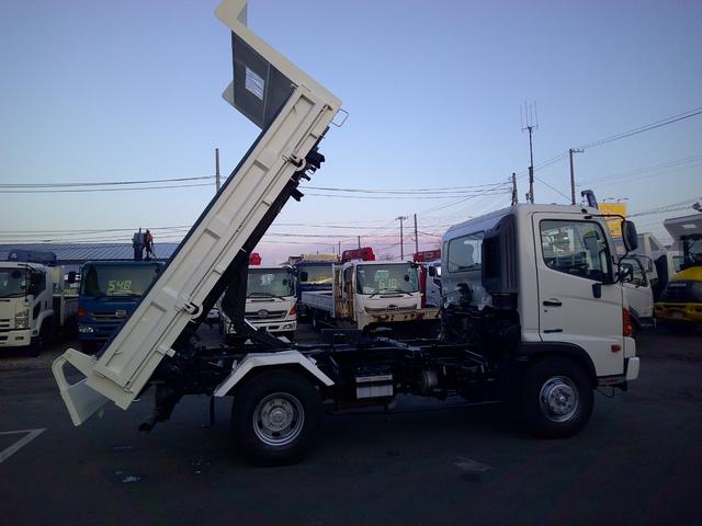 ヒノレンジャー ４トン　３転ダンプ　電動サイドゲート　積載３４００ｋ（8枚目）