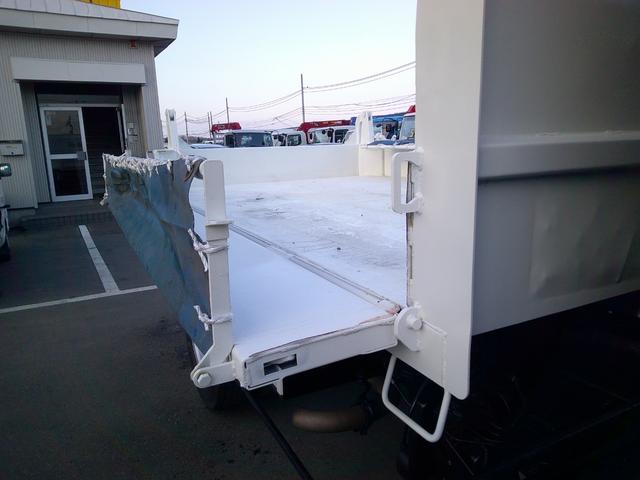 ヒノレンジャー ４トン　３転ダンプ　電動サイドゲート　積載３４００ｋ（10枚目）