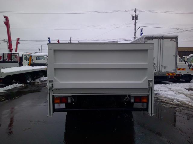 キャンター ２トン　４ＷＤ　ワイドロング　高床　ダブルキャブ　垂直パワーゲート　荷台内寸長さ３９８センチ　幅１９８センチ　積載２０００ｋ　７人乗り（6枚目）