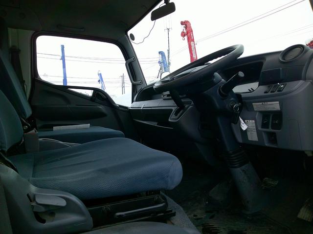 キャンター ２トン　４ＷＤ　ワイドロング　高床　ダブルキャブ　垂直パワーゲート　荷台内寸長さ３９８センチ　幅１９８センチ　積載２０００ｋ　７人乗り（11枚目）