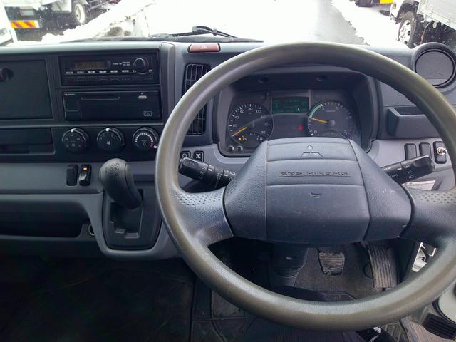 キャンター ２トン　４ＷＤ　ワイドロング　高床　ダブルキャブ　垂直パワーゲート　荷台内寸長さ３９８センチ　幅１９８センチ　積載２０００ｋ　７人乗り（13枚目）