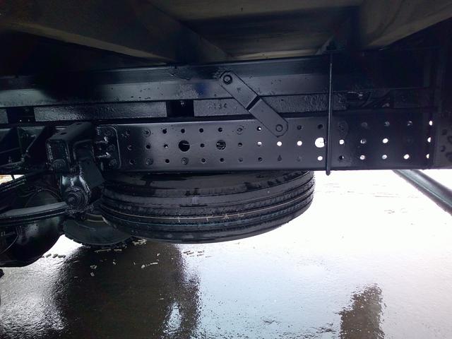 キャンター ２トン　４ＷＤ　ワイドロング　高床　ダブルキャブ　垂直パワーゲート　荷台内寸長さ３９８センチ　幅１９８センチ　積載２０００ｋ　７人乗り（17枚目）