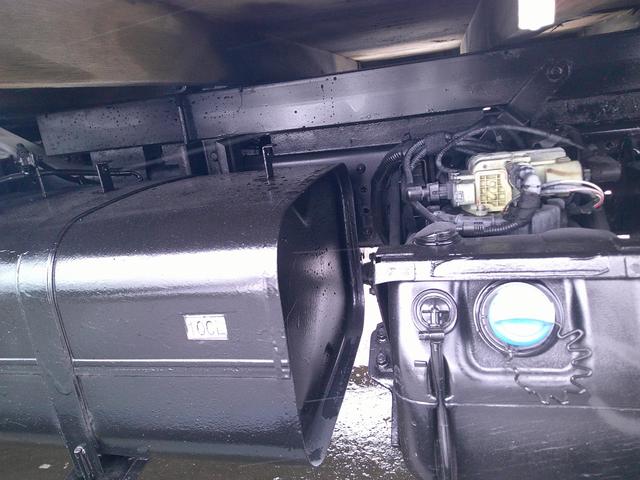 キャンター ２トン　４ＷＤ　ワイドロング　高床　ダブルキャブ　垂直パワーゲート　荷台内寸長さ３９８センチ　幅１９８センチ　積載２０００ｋ　７人乗り（18枚目）