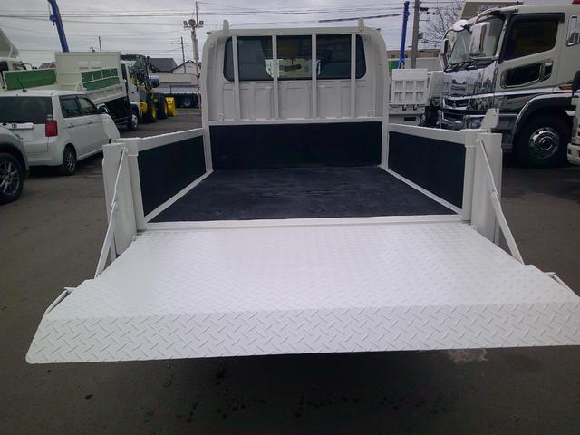 エルフトラック ２トン　４ＷＤ　ダブルキャブ　アーム式パワーゲート　ダブルタイヤ　４ナンバー　リアヒーター　積載１９００ｋ　車輌総重量４９６０ｋ（8枚目）