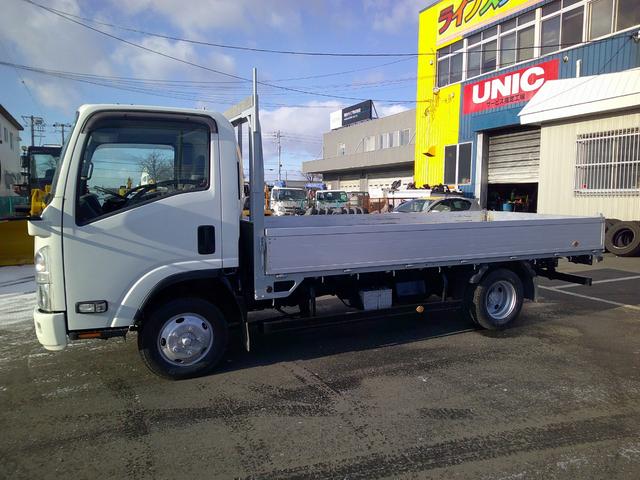 エルフトラック ２トン　４ＷＤ　ワイドロング　平ボディ　アルミあおり　荷台内寸長さ４３８センチ　幅１９１センチ　積載２０００ｋ　車輌総重量４９６５ｋ（4枚目）