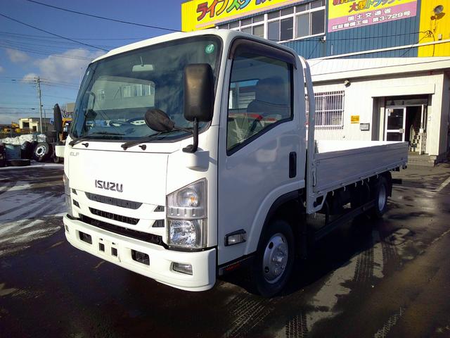 エルフトラック ２トン　４ＷＤ　ワイドロング　平ボディ　アルミあおり　荷台内寸長さ４３５センチ　幅１９１センチ　車輌総重量４９３５ｋ（3枚目）