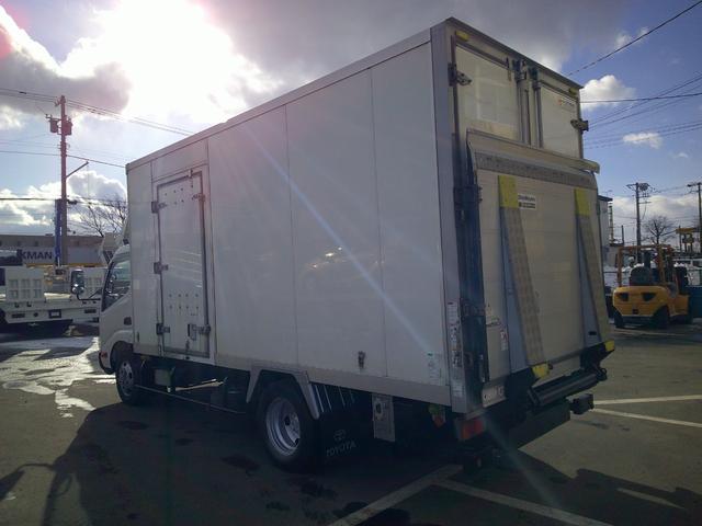 トヨエース ２トン　４ＷＤ　ロング　箱車　パワーゲート　荷台内寸長さ４４７センチ　幅１７６センチ　高さ２０６センチ　積載２０００ｋ（5枚目）