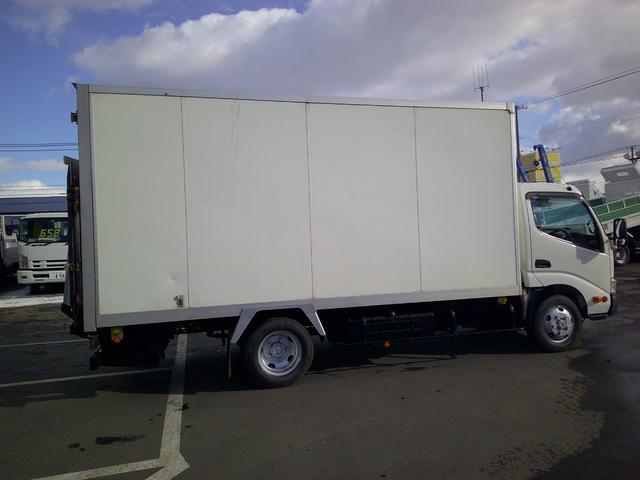 トヨエース ２トン　４ＷＤ　ロング　箱車　パワーゲート　荷台内寸長さ４４７センチ　幅１７６センチ　高さ２０６センチ　積載２０００ｋ（7枚目）