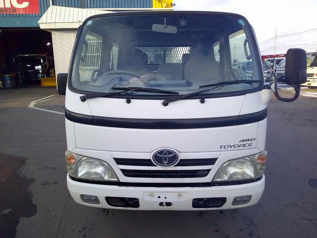 トヨエース １トン　４ＷＤ　ダブルキャブ　アーム式パワーゲート　積載６５０ｋ　リアヒーター　４ナンバー（2枚目）