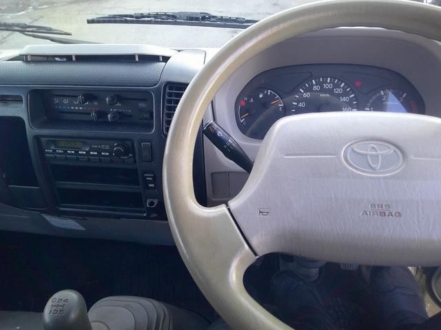 ダイナトラック ２トン　４ＷＤ　ロング　ダブルキャブ　アーム式パワーゲート　荷台内寸長さ２５８センチ　幅１７８センチ　積載２０００ｋ（11枚目）